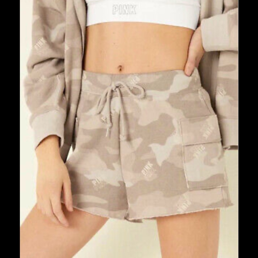 🤎VICTORIA SECRET PINK CARGO CAMO CARGO SHORTS